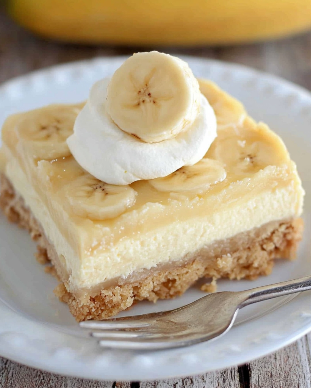 Banana-Delight-Cheesecake-Bars.webp